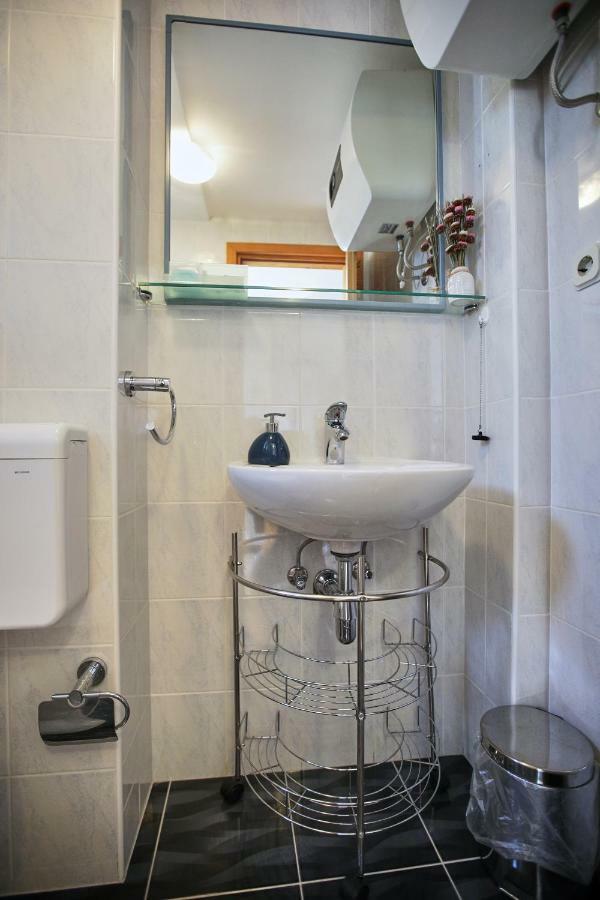 Studio Kristic, Cozy Studio With A Terrace Dubrovnik Luaran gambar